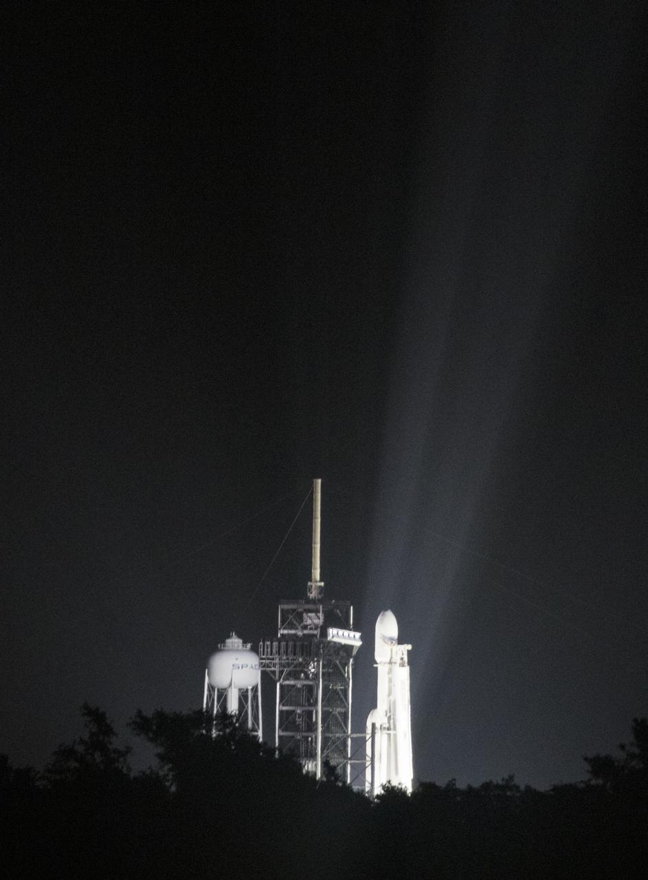 Falcon Heavy 2026: SpaceX Heavy-Lift Launcher